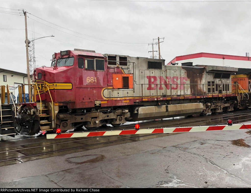 BNSF 681